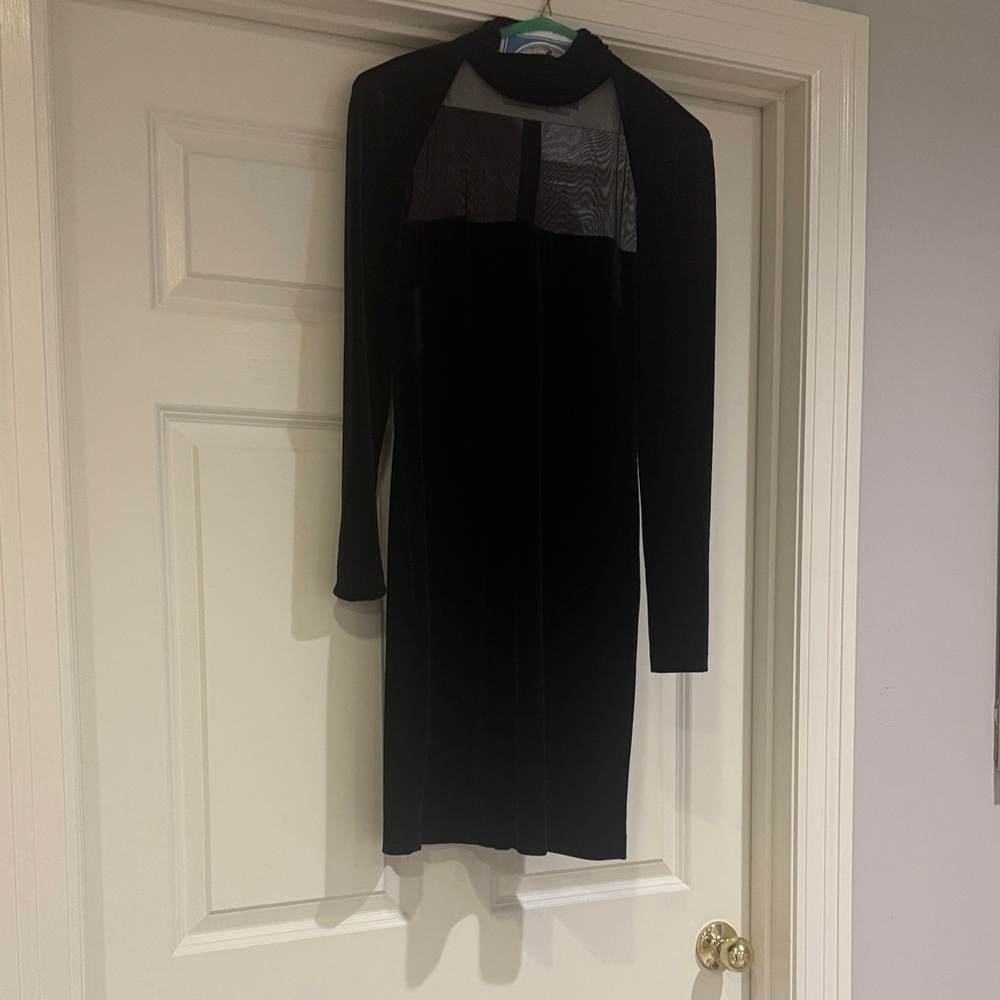 Vera Wang Elegant Black Long Sleeve Dress